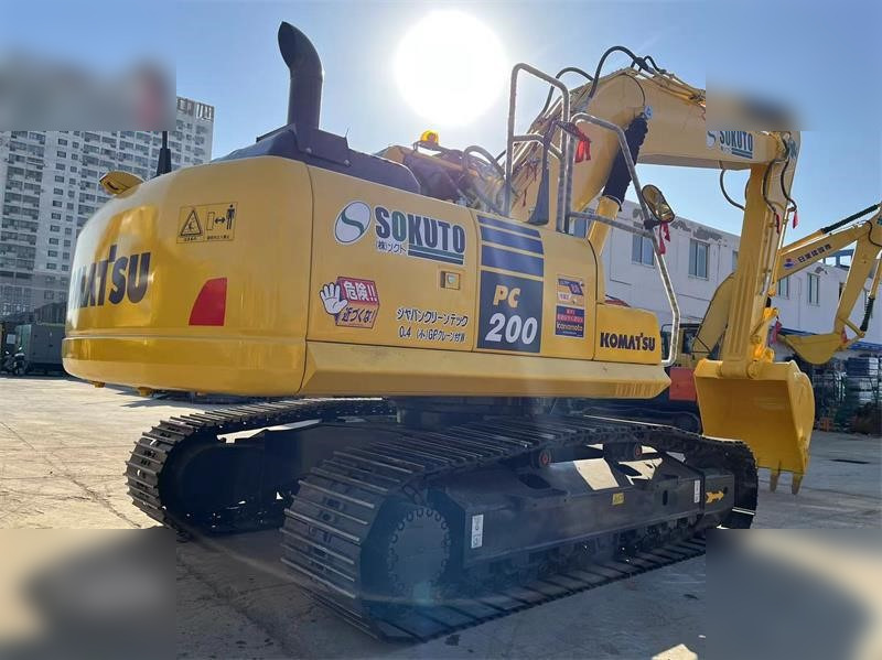 KOMATSU PC200-8N1 - Escavadora de rastos: foto 2 KOMATSU PC200-8N1 - Escavadora de rastos: foto 2