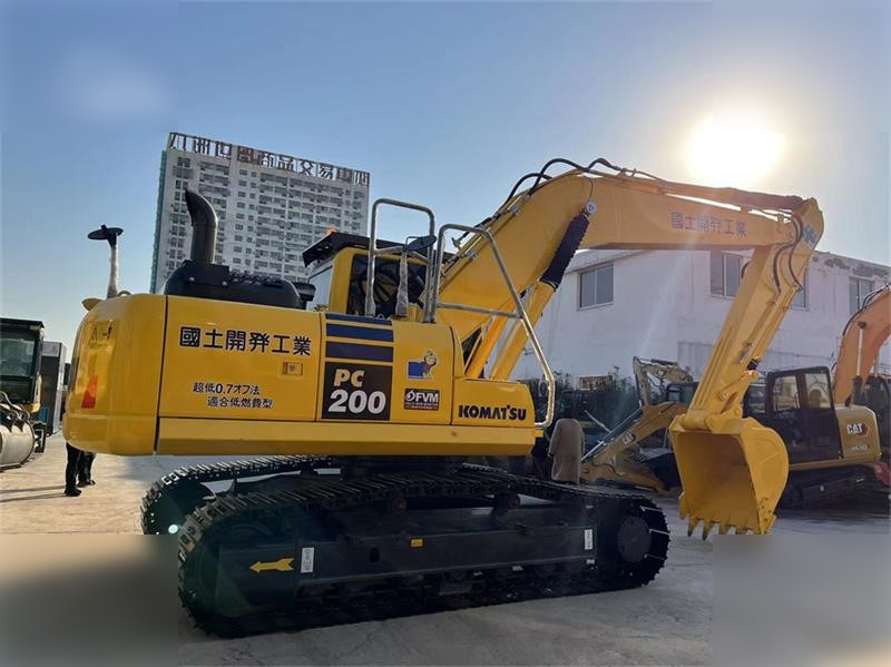 KOMATSU PC200-8N1 - Escavadora de rastos: foto 2 KOMATSU PC200-8N1 - Escavadora de rastos: foto 2