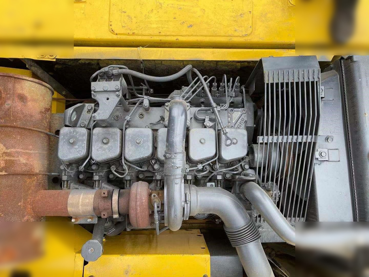 KOMATSU PC220-6 - Escavadora de rastos: foto 4 KOMATSU PC220-6 - Escavadora de rastos: foto 4