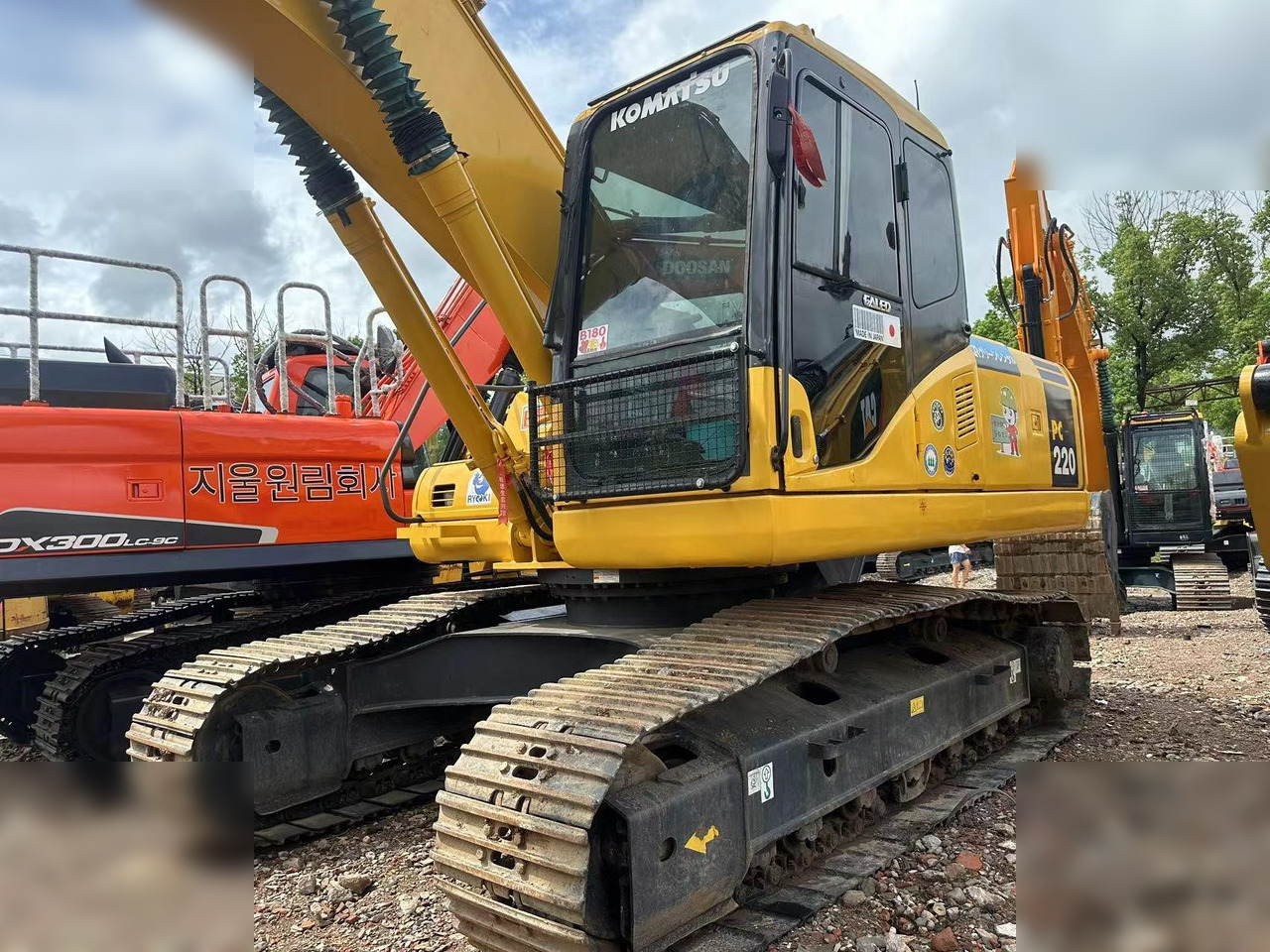 KOMATSU PC220-7 - Escavadora de rastos: foto 5 KOMATSU PC220-7 - Escavadora de rastos: foto 5