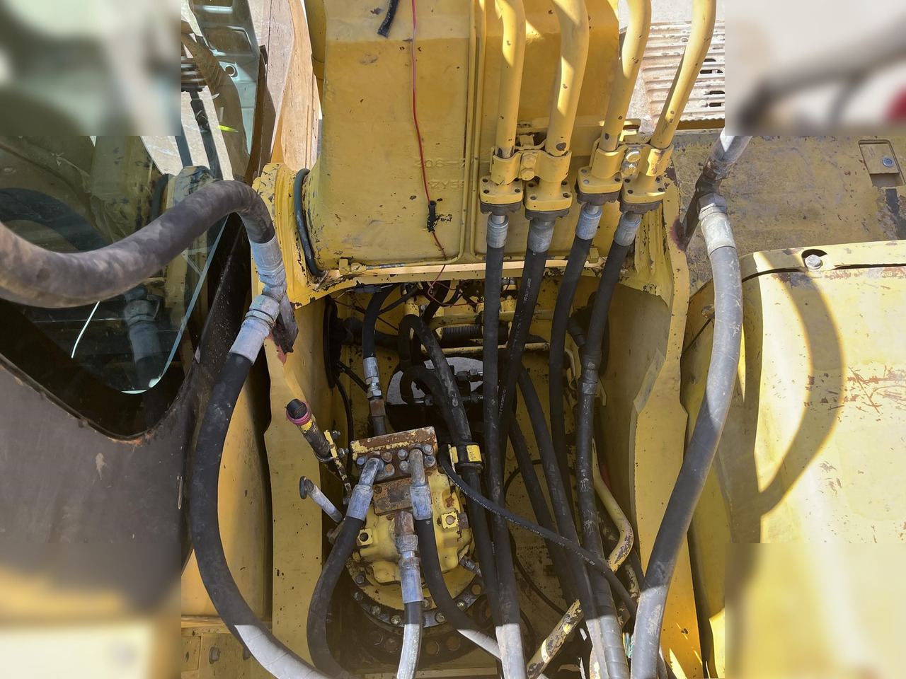Escavadora de rastos KOMATSU PC220-7: foto 8