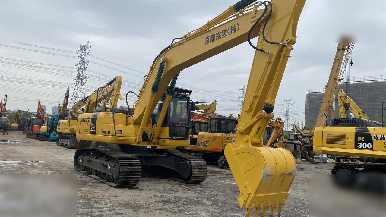 KOMATSU PC220-8 - Escavadora de rastos: foto 4 KOMATSU PC220-8 - Escavadora de rastos: foto 4