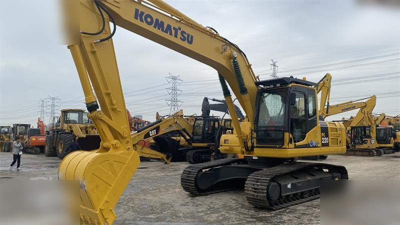 KOMATSU PC220-8 - Escavadora de rastos: foto 2 KOMATSU PC220-8 - Escavadora de rastos: foto 2