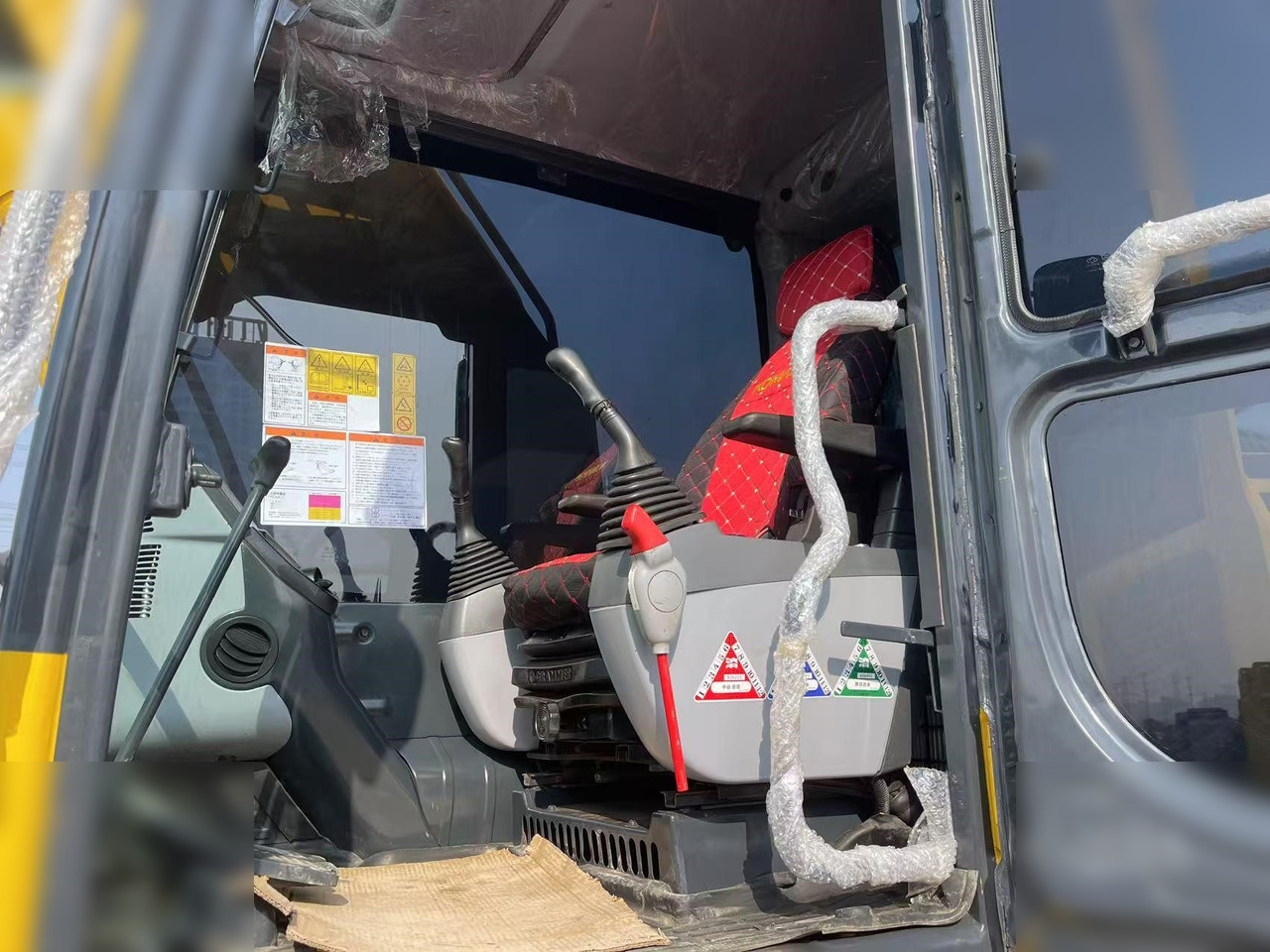 KOMATSU PC220-8 - Escavadora de rastos: foto 5 KOMATSU PC220-8 - Escavadora de rastos: foto 5