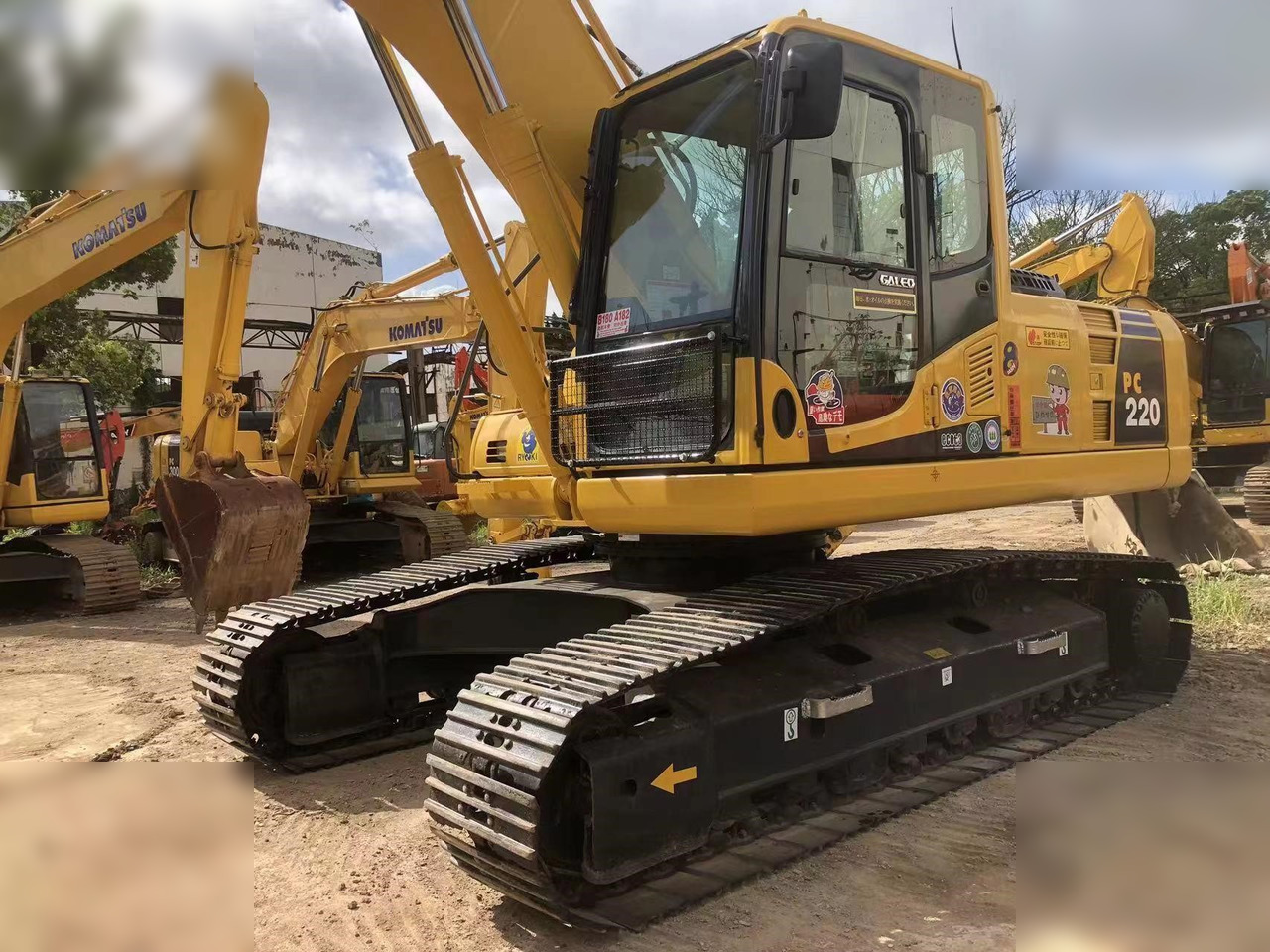 KOMATSU PC220-8N1 - Escavadora de rastos: foto 5 KOMATSU PC220-8N1 - Escavadora de rastos: foto 5