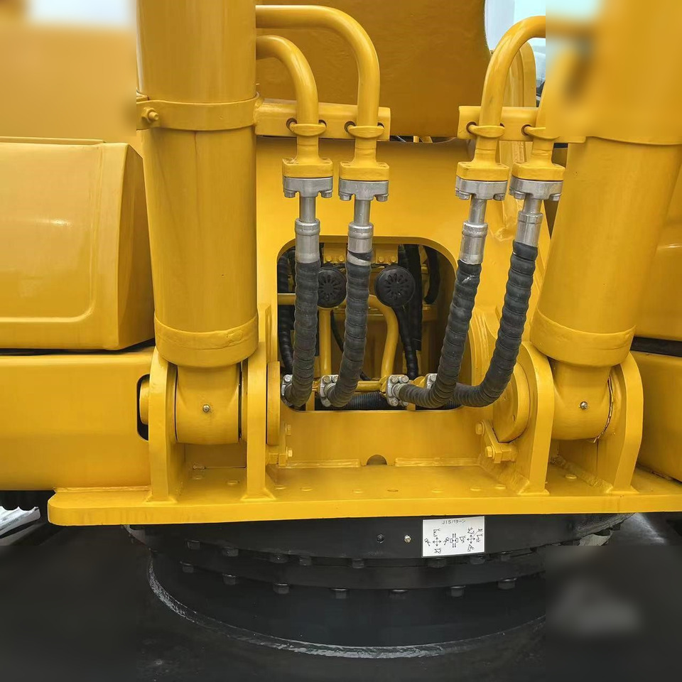Escavadora de rastos KOMATSU PC240 LC-8: foto 8