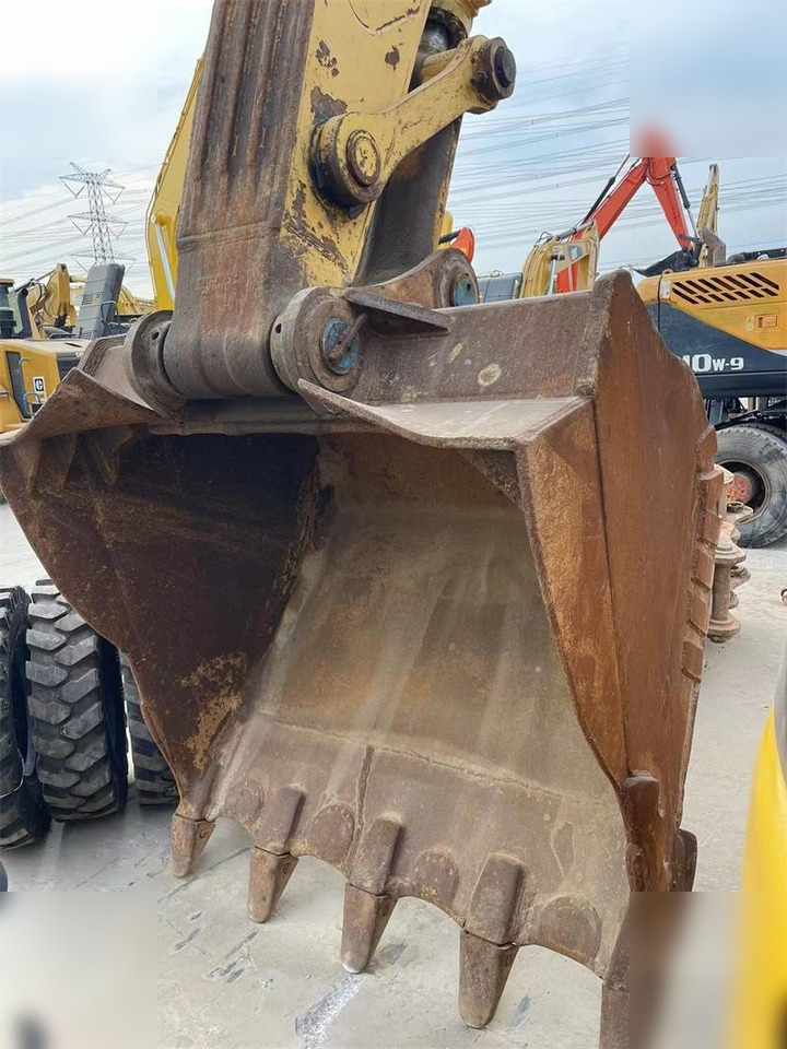 Escavadora de rastos KOMATSU PC400-8: foto 8