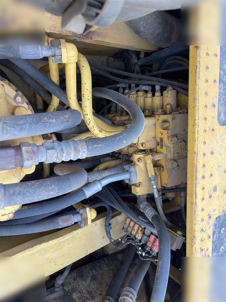 Escavadora de rastos KOMATSU PC400-8: foto 7
