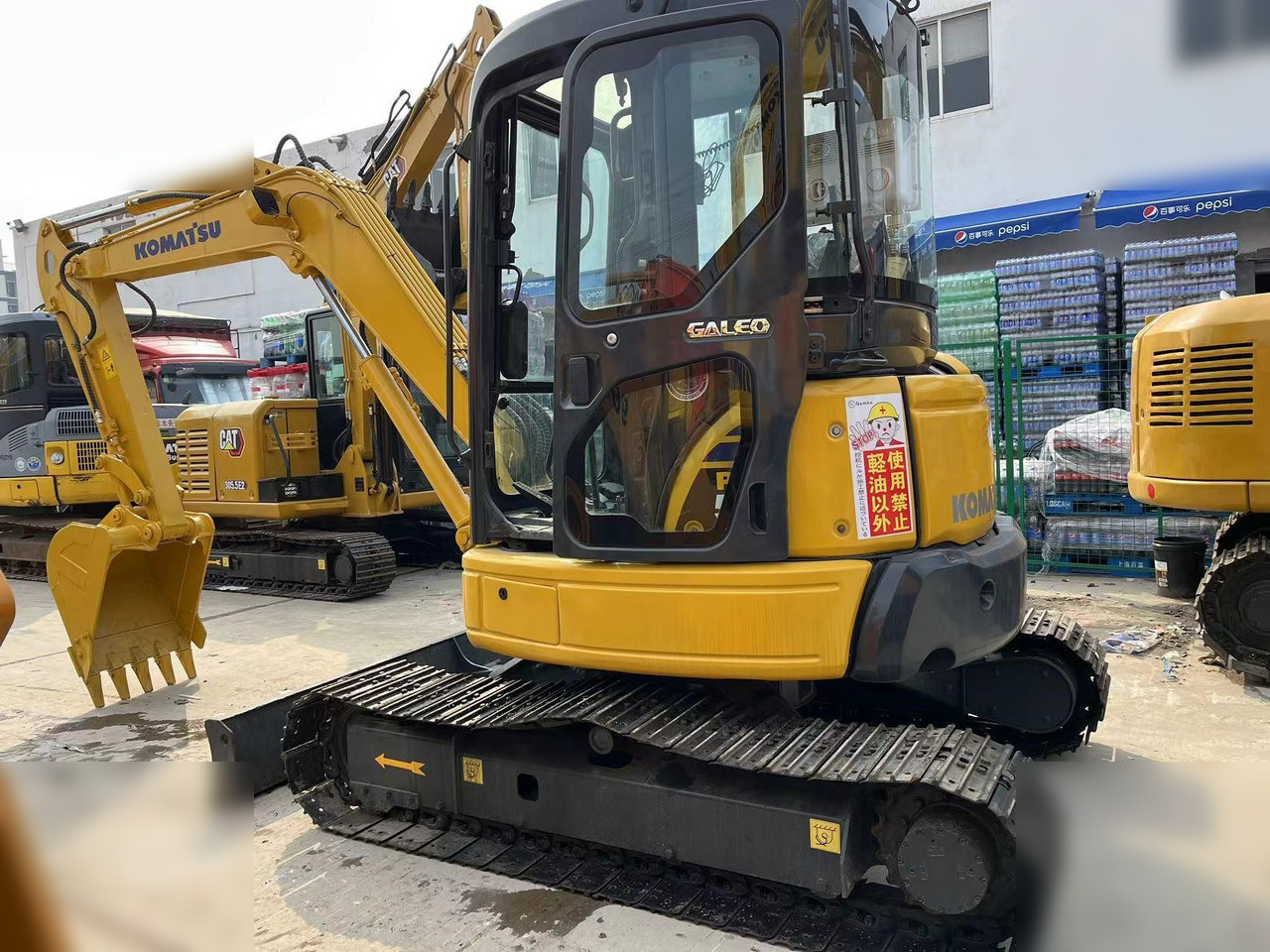 KOMATSU PC55MR-2 - Mini escavadeira: foto 3 KOMATSU PC55MR-2 - Mini escavadeira: foto 3