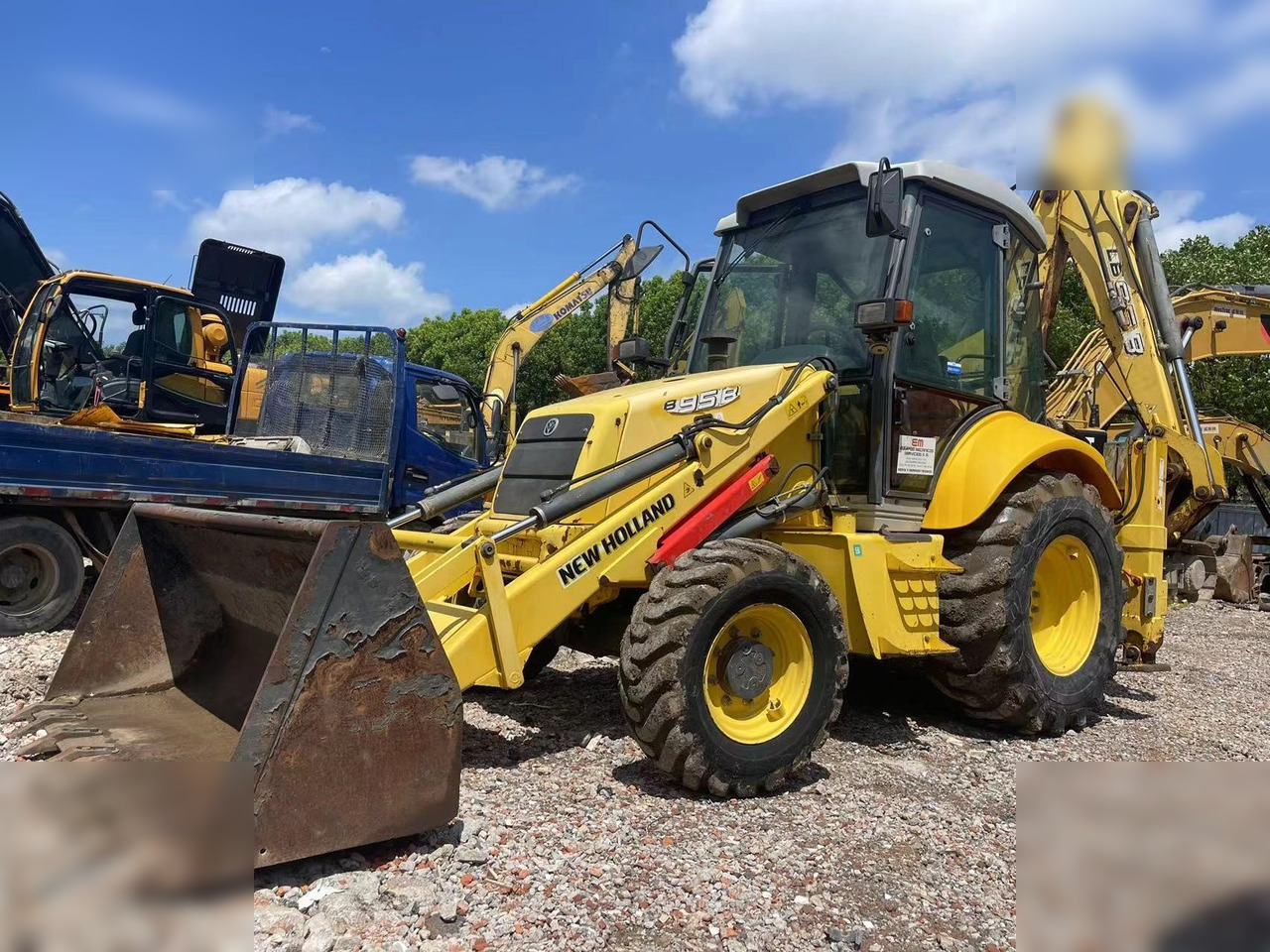NEW HOLLAND B95B - Retroescavadeira: foto 1 NEW HOLLAND B95B - Retroescavadeira: foto 1