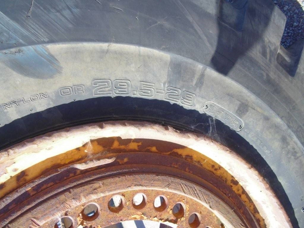 Däck - Pneu de Máquina de construção: foto 4 Däck - Pneu de Máquina de construção: foto 4