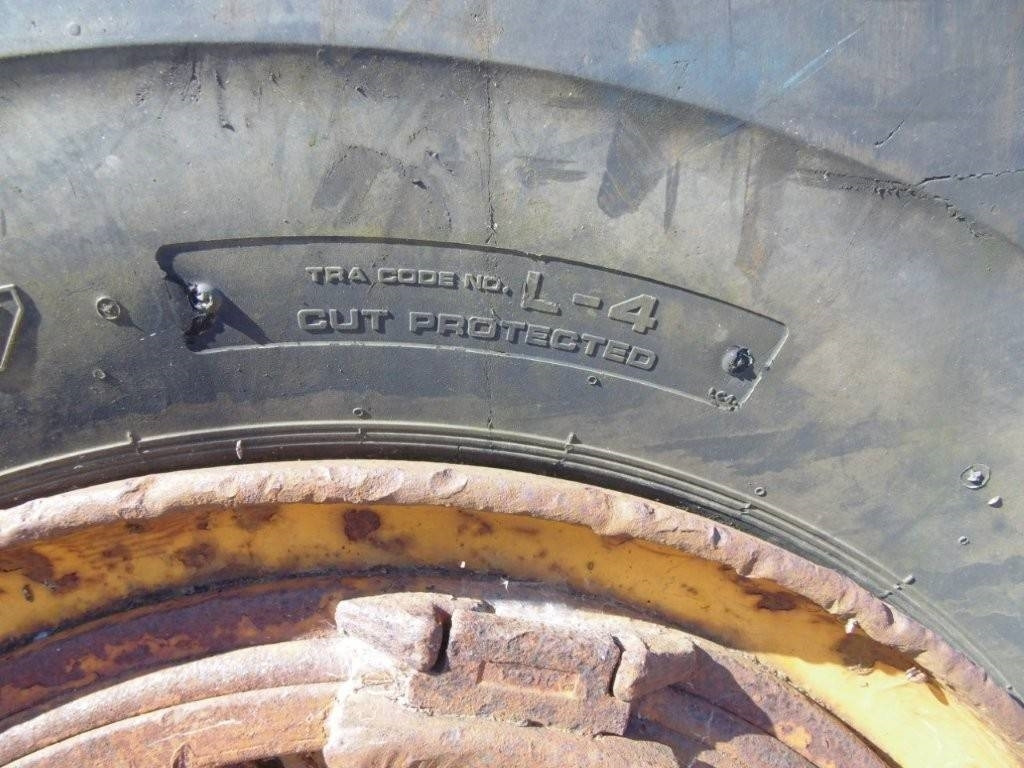 Däck - Pneu de Máquina de construção: foto 2 Däck - Pneu de Máquina de construção: foto 2