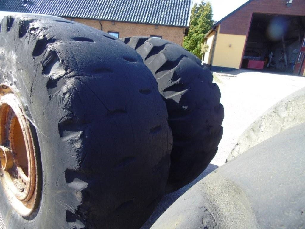 Däck - Pneu de Máquina de construção: foto 5 Däck - Pneu de Máquina de construção: foto 5