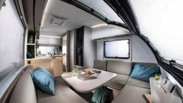 Adria Action 391 LH*1.500KG*EL.FB.-TEMP.*SCHWENK-TISCH - Caravana: foto 3 Adria Action 391 LH*1.500KG*EL.FB.-TEMP.*SCHWENK-TISCH - Caravana: foto 3