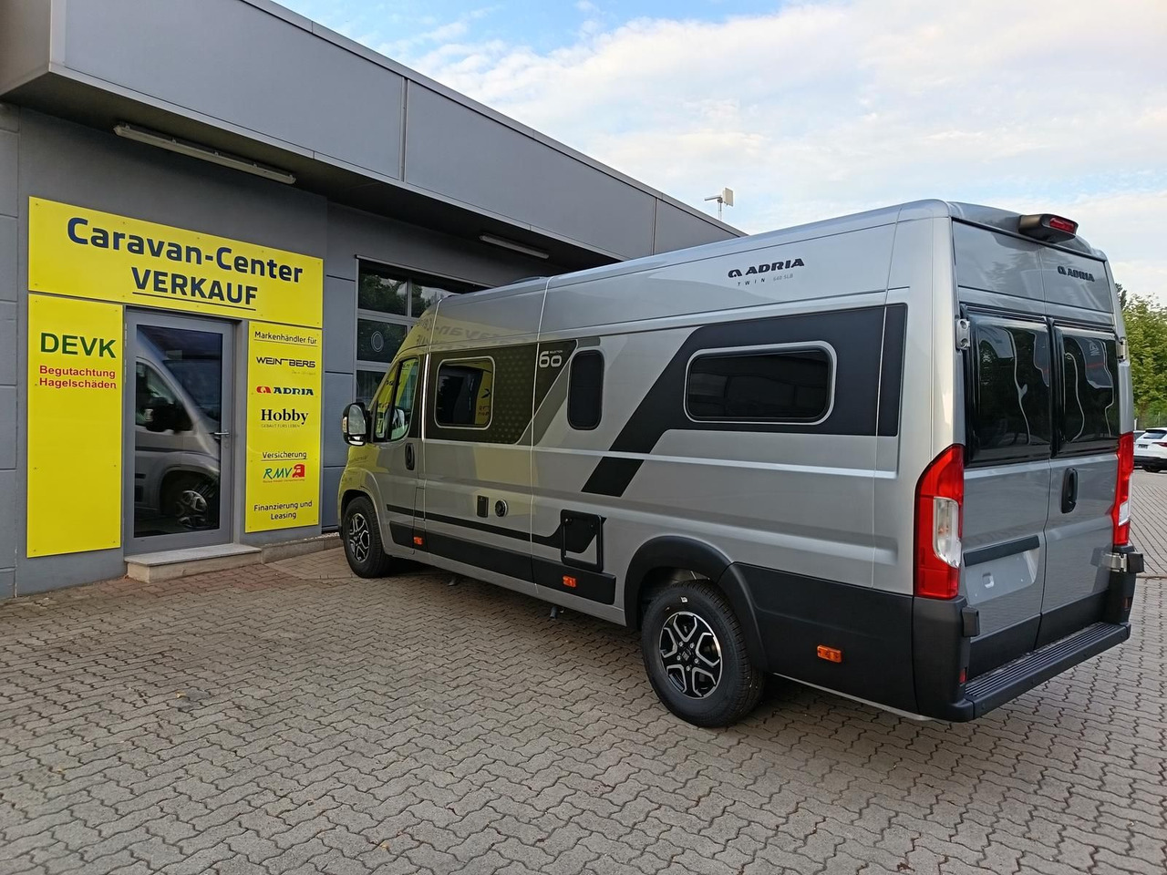 Adria Twin "60Y" 640 SLB*180 PS*4,25t MAXI*COMBI D 6E* - Campervan: foto 5 Adria Twin "60Y" 640 SLB*180 PS*4,25t MAXI*COMBI D 6E* - Campervan: foto 5