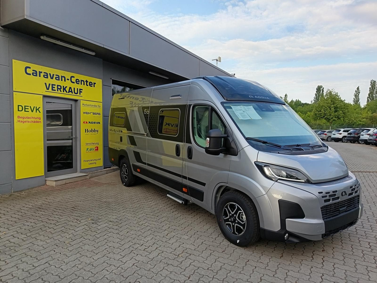 Adria Twin "60Y" 640 SLB*180 PS*4,25t MAXI*COMBI D 6E* - Campervan: foto 2 Adria Twin "60Y" 640 SLB*180 PS*4,25t MAXI*COMBI D 6E* - Campervan: foto 2