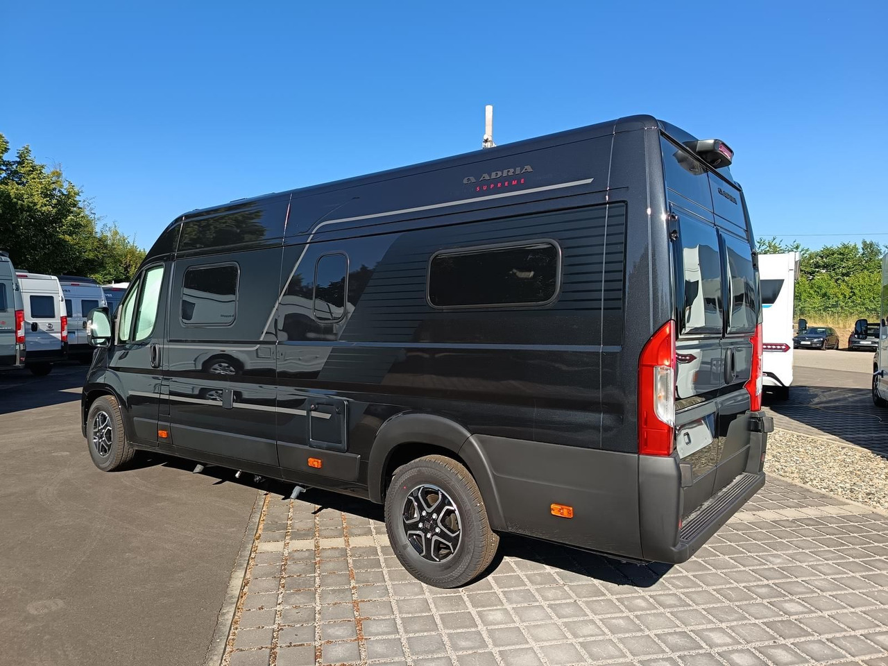 Adria Twin Edition 640 SGX Maxi 132kW*138L KÜHLSCHRANK - Campervan: foto 4 Adria Twin Edition 640 SGX Maxi 132kW*138L KÜHLSCHRANK - Campervan: foto 4