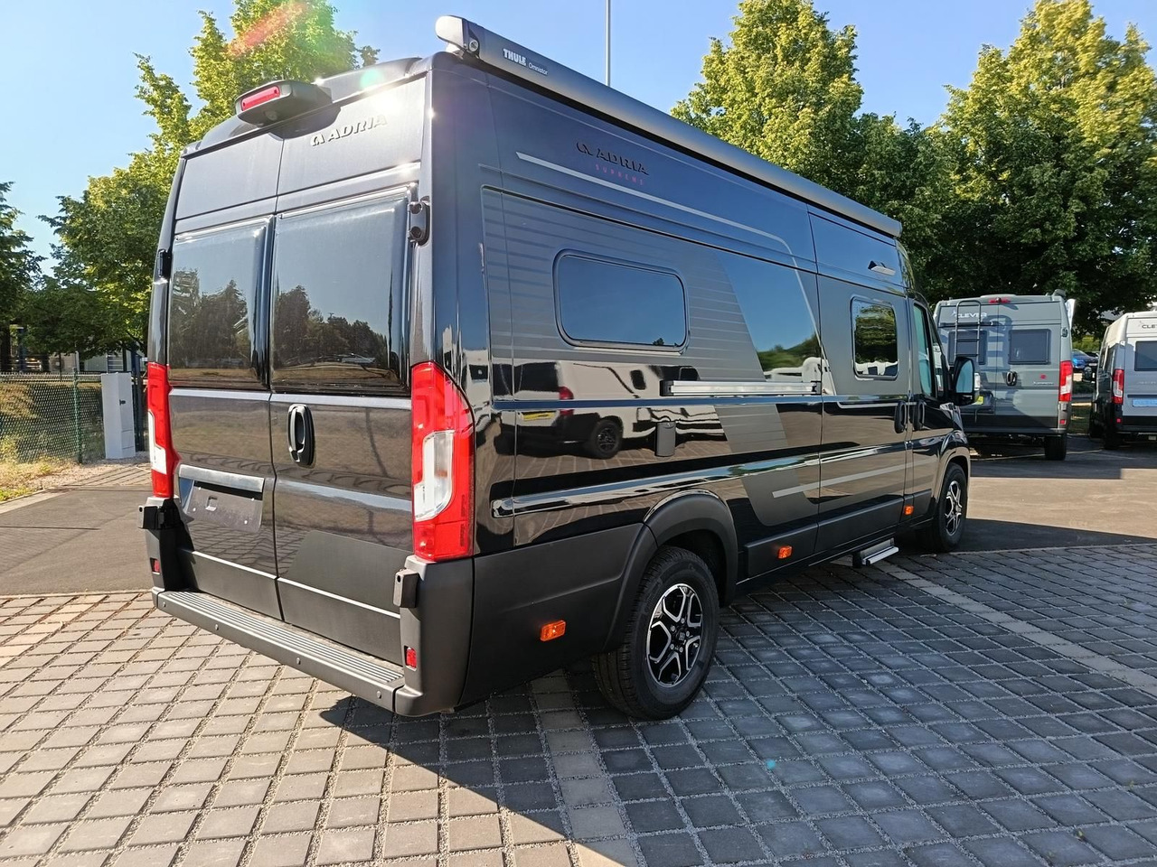 Adria Twin Edition 640 SGX Maxi 132kW*138L KÜHLSCHRANK - Campervan: foto 5 Adria Twin Edition 640 SGX Maxi 132kW*138L KÜHLSCHRANK - Campervan: foto 5