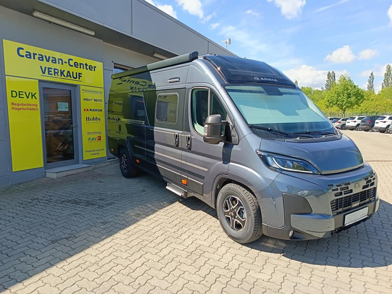Adria Twin Edition 640 SGX Maxi 132kW*138L KÜHLSCHRANK - Campervan: foto 2 Adria Twin Edition 640 SGX Maxi 132kW*138L KÜHLSCHRANK - Campervan: foto 2