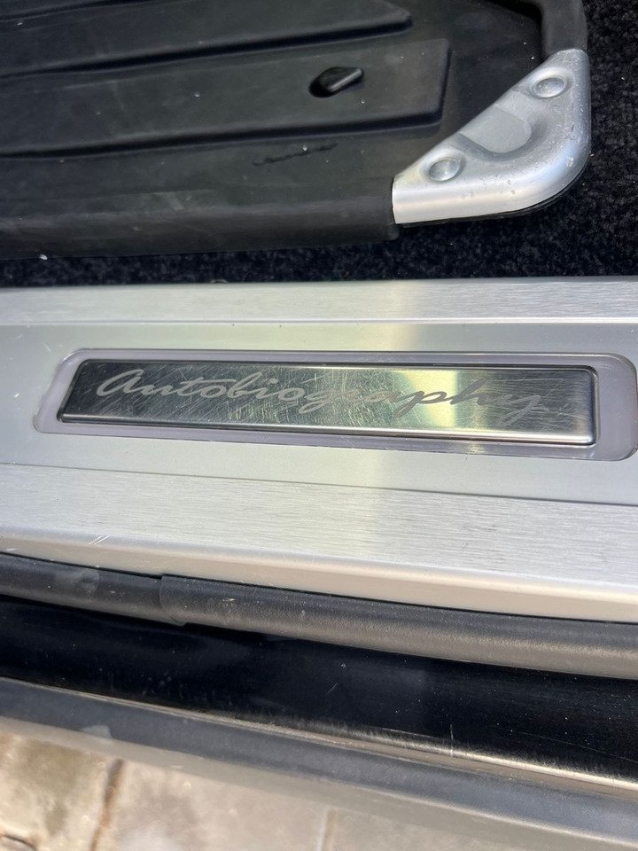 Land Rover Range Rover Vogue 4.4L V8*Autobiography*(LWB)* - SUV: foto 2 Land Rover Range Rover Vogue 4.4L V8*Autobiography*(LWB)* - SUV: foto 2