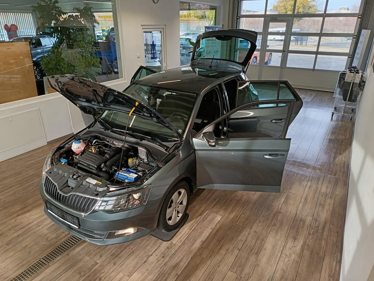 Skoda Fabia Style 1,2 TSI 81 kW DSG*PDC*SHZ*TEMP*KLIMA - Automóvel: foto 2 Skoda Fabia Style 1,2 TSI 81 kW DSG*PDC*SHZ*TEMP*KLIMA - Automóvel: foto 2