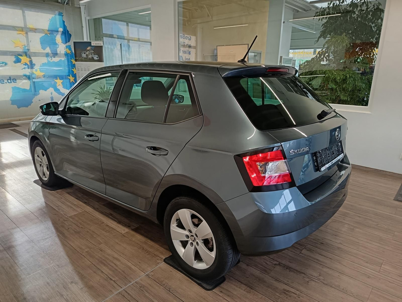 Skoda Fabia Style 1,2 TSI 81 kW DSG*PDC*SHZ*TEMP*KLIMA - Automóvel: foto 4 Skoda Fabia Style 1,2 TSI 81 kW DSG*PDC*SHZ*TEMP*KLIMA - Automóvel: foto 4