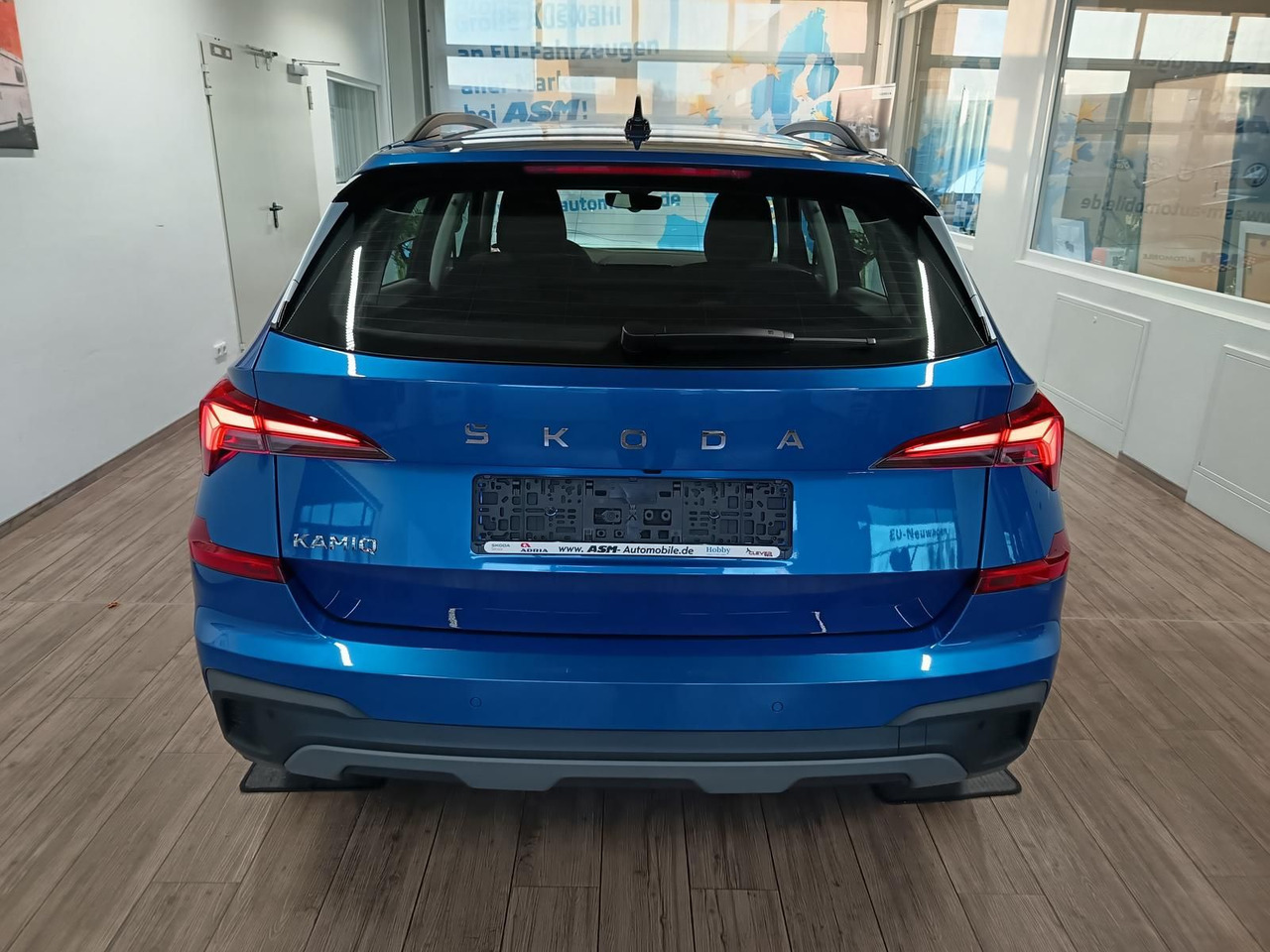 Skoda Kamiq 130 Jahre 1,5TSI DSG*AHK*ACC*LED*R-KAM*PDC - SUV: foto 5 Skoda Kamiq 130 Jahre 1,5TSI DSG*AHK*ACC*LED*R-KAM*PDC - SUV: foto 5