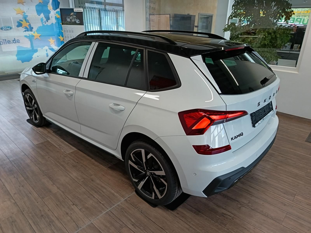 Skoda Kamiq Monte Carlo 1,5 TSI DSG*AHK*PANO*LED*ACC* - SUV: foto 4 Skoda Kamiq Monte Carlo 1,5 TSI DSG*AHK*PANO*LED*ACC* - SUV: foto 4
