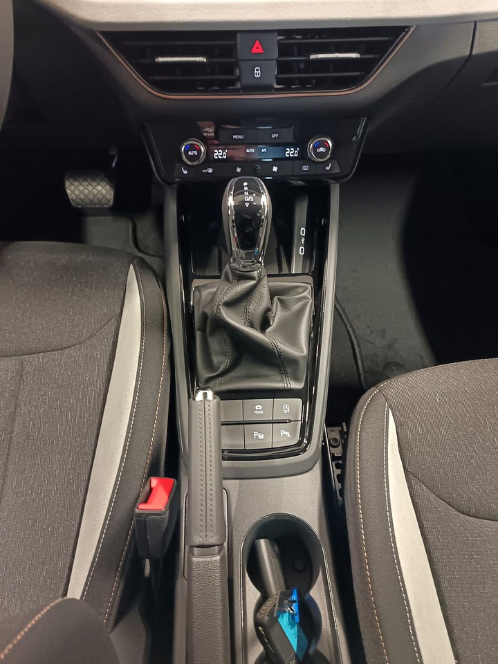SUV Skoda Kamiq Selection 1,5 TSI DSG*AHK*LED*5J.GARANTIE*: foto 15