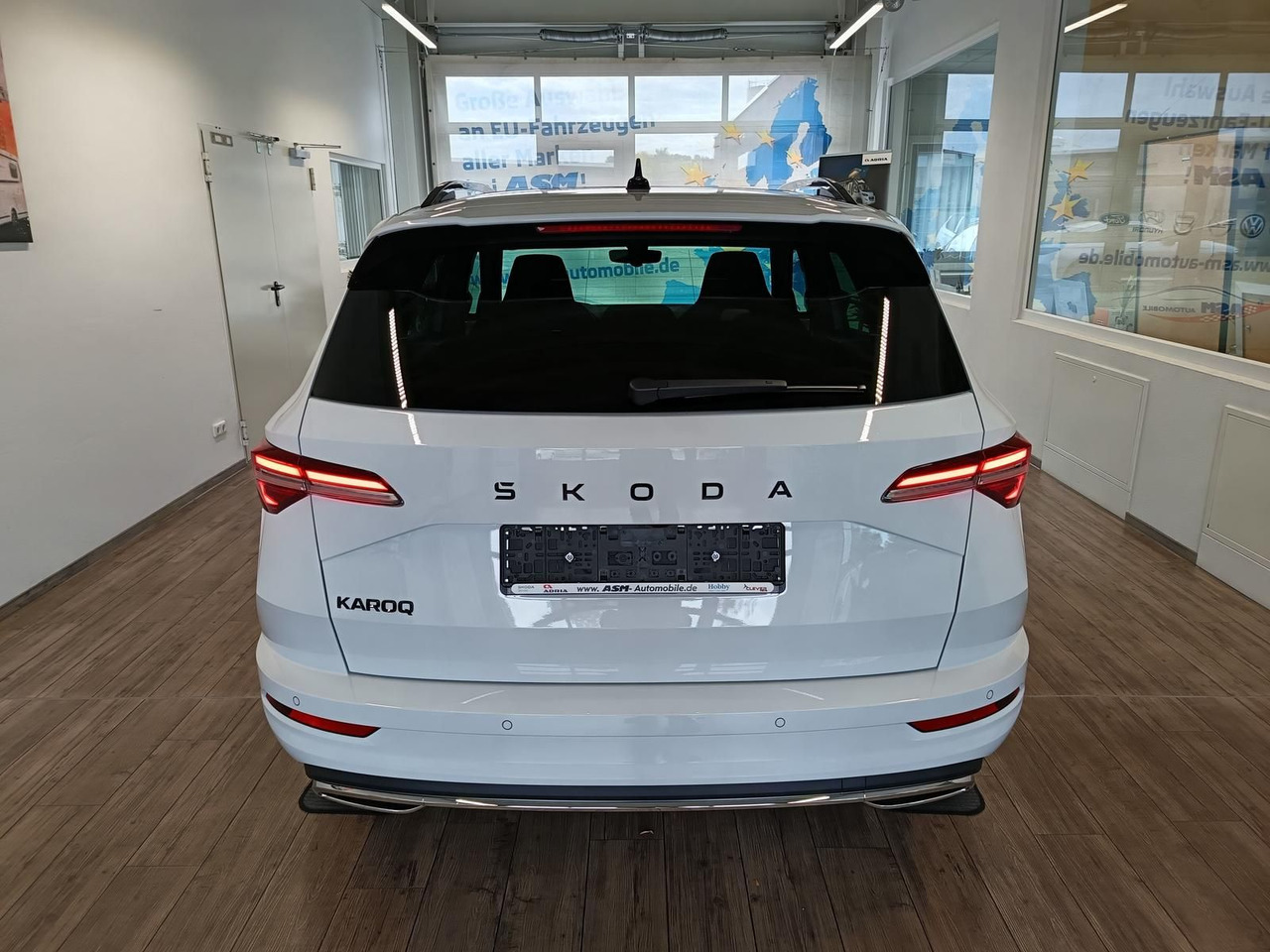 Skoda Karoq Sportline 1,5 TSI DSG*AHK*PSD*STD.HZG*NAVI - SUV: foto 5 Skoda Karoq Sportline 1,5 TSI DSG*AHK*PSD*STD.HZG*NAVI - SUV: foto 5