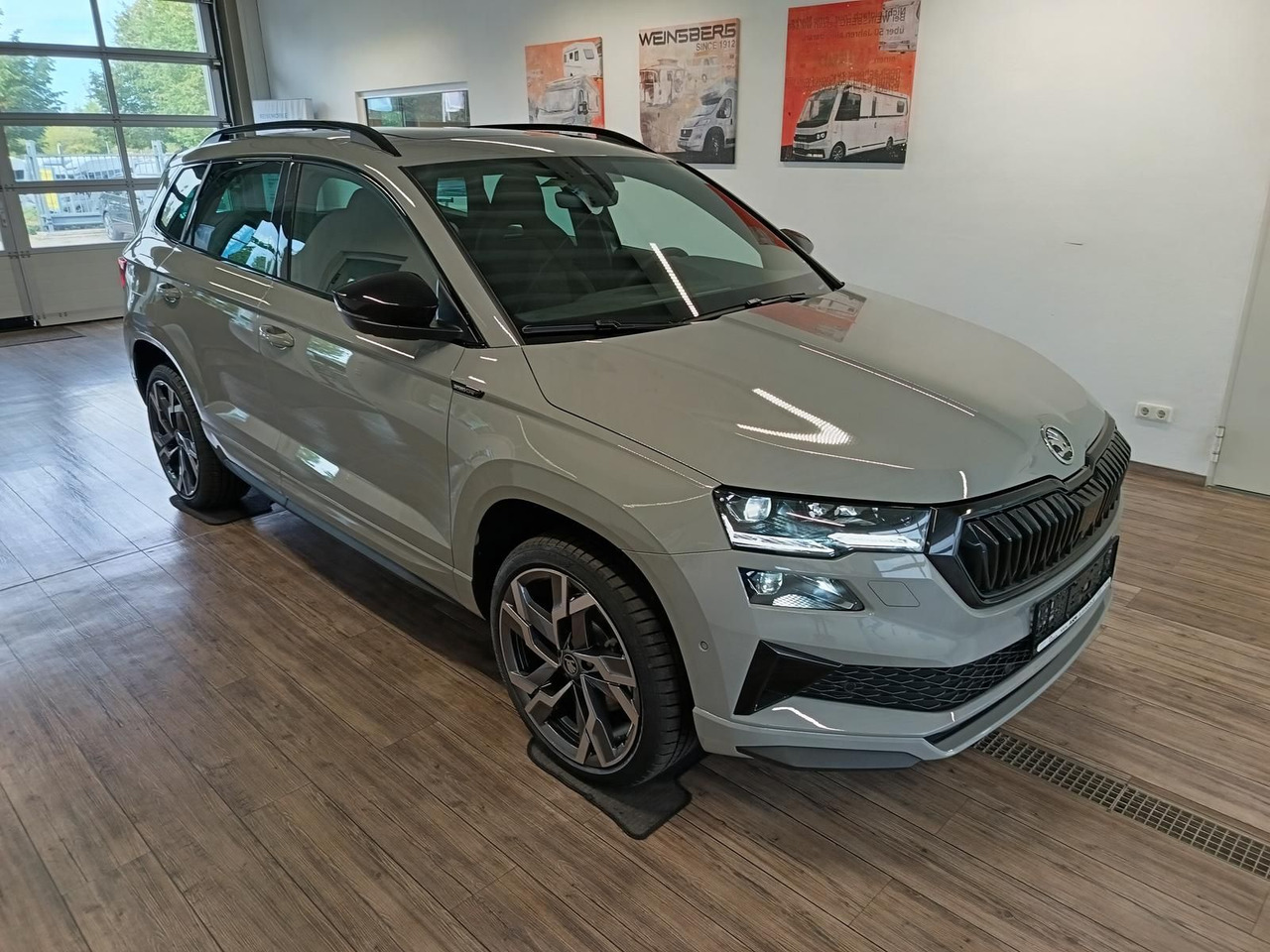 Skoda Karoq Sportline 1,5 TSI DSG*AHK*PSD*STD.HZG*NAVI - SUV: foto 3 Skoda Karoq Sportline 1,5 TSI DSG*AHK*PSD*STD.HZG*NAVI - SUV: foto 3