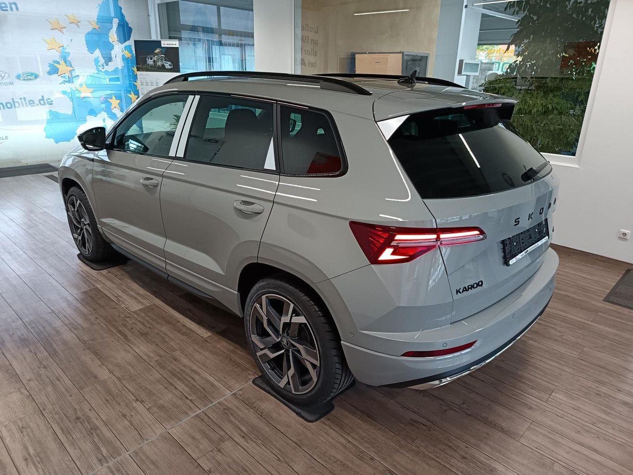Skoda Karoq Sportline 2,0 TDI 4x4*AHK*PSD*STD.HZG*DCC* - SUV: foto 4 Skoda Karoq Sportline 2,0 TDI 4x4*AHK*PSD*STD.HZG*DCC* - SUV: foto 4