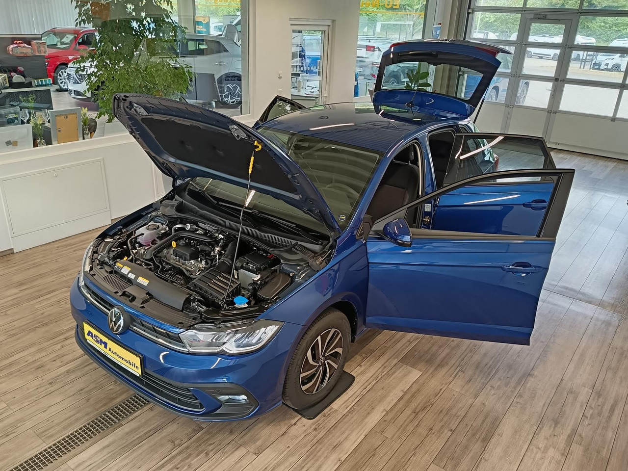 Volkswagen Polo Life 1.0 TSI 70kW DSG*LED*ACC*R-KAM*DAB*PDC - Automóvel: foto 2 Volkswagen Polo Life 1.0 TSI 70kW DSG*LED*ACC*R-KAM*DAB*PDC - Automóvel: foto 2