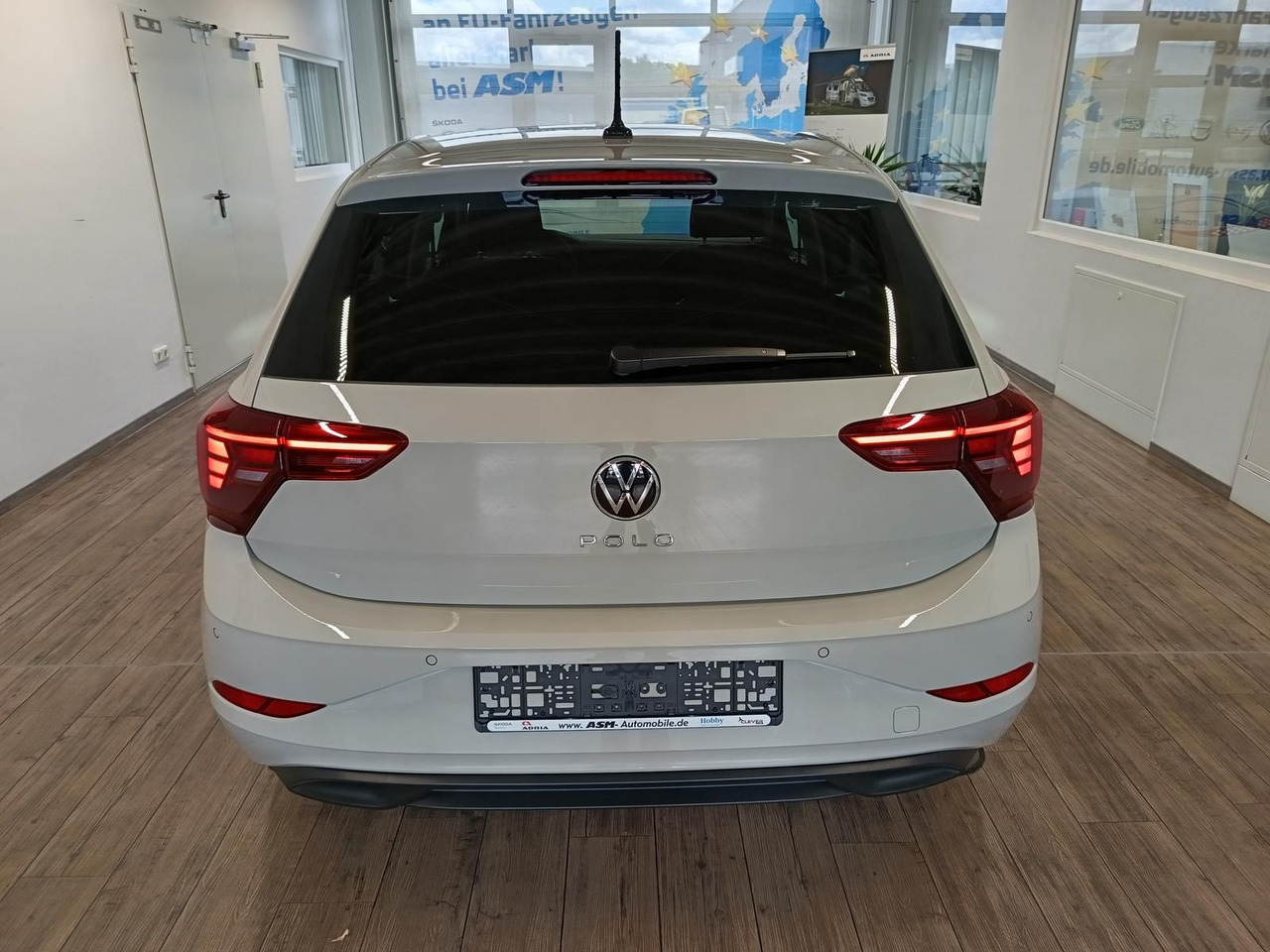 Volkswagen Polo Life 1.0 TSI 70kW DSG*LED*ACC*R-KAM*DAB*PDC - Automóvel: foto 5 Volkswagen Polo Life 1.0 TSI 70kW DSG*LED*ACC*R-KAM*DAB*PDC - Automóvel: foto 5