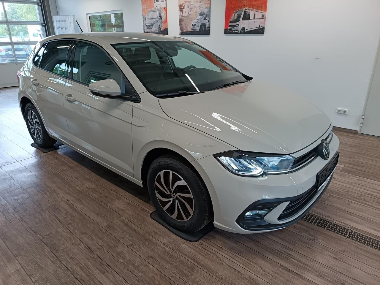 Volkswagen Polo Life 1.0 TSI 70kW DSG*LED*ACC*R-KAM*DAB*PDC - Automóvel: foto 3 Volkswagen Polo Life 1.0 TSI 70kW DSG*LED*ACC*R-KAM*DAB*PDC - Automóvel: foto 3