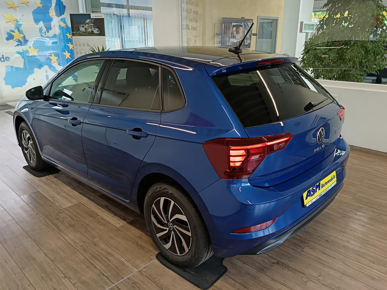 Volkswagen Polo Life 1.0 TSI 70kW DSG*LED*ACC*R-KAM*DAB*PDC - Automóvel: foto 4 Volkswagen Polo Life 1.0 TSI 70kW DSG*LED*ACC*R-KAM*DAB*PDC - Automóvel: foto 4