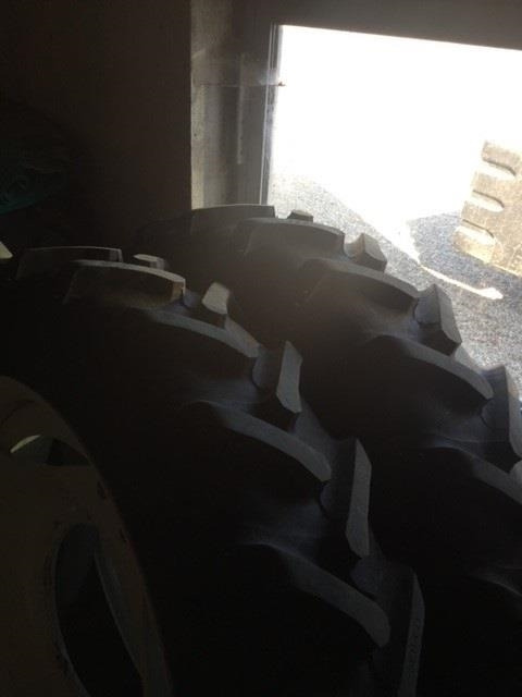 Alliance 270/95R36 Forhjul - New Holland T7 SWB - Pneu de Máquina agrícola: foto 3 Alliance 270/95R36 Forhjul - New Holland T7 SWB - Pneu de Máquina agrícola: foto 3