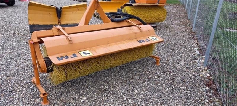 FM 180Cm Hydraulisk træk. - Vassoura: foto 1 FM 180Cm Hydraulisk træk. - Vassoura: foto 1