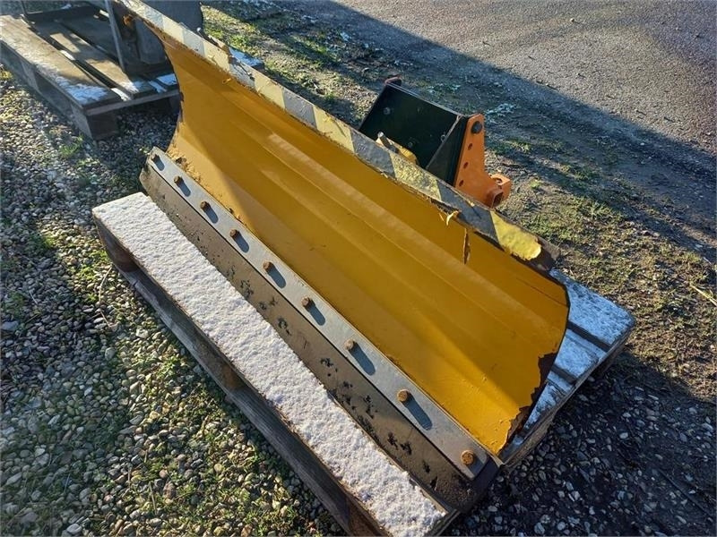 GMR FS1300L Med Stiga Titan ophæng - Lâmina limpa-neves de Máquina agrícola: foto 2 GMR FS1300L Med Stiga Titan ophæng - Lâmina limpa-neves de Máquina agrícola: foto 2