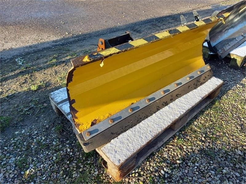 GMR FS1300L Med Stiga Titan ophæng - Lâmina limpa-neves de Máquina agrícola: foto 1 GMR FS1300L Med Stiga Titan ophæng - Lâmina limpa-neves de Máquina agrícola: foto 1