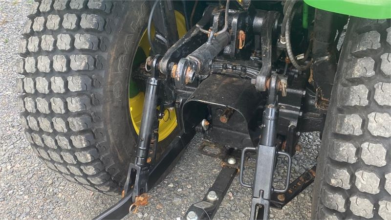 John Deere 3033 R - Trator: foto 5 John Deere 3033 R - Trator: foto 5