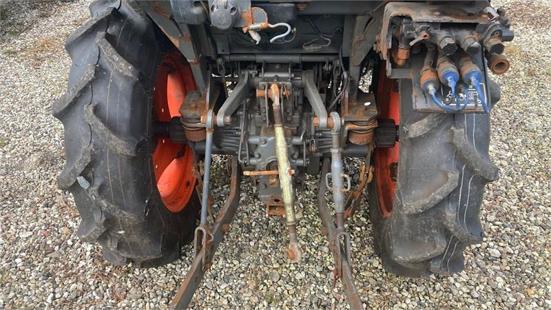 Kubota STW37 Kun 1145 timer - Trator municipal: foto 4 Kubota STW37 Kun 1145 timer - Trator municipal: foto 4