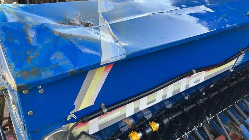 Kuhn HR 3001 M med Fiona Apollo - Semeadora combinada: foto 5 Kuhn HR 3001 M med Fiona Apollo - Semeadora combinada: foto 5