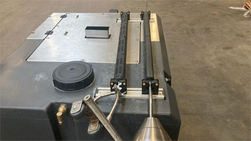 Purewash X-Weed E2 Med Fort El-undervogn - Máquina agrícola: foto 4 Purewash X-Weed E2 Med Fort El-undervogn - Máquina agrícola: foto 4