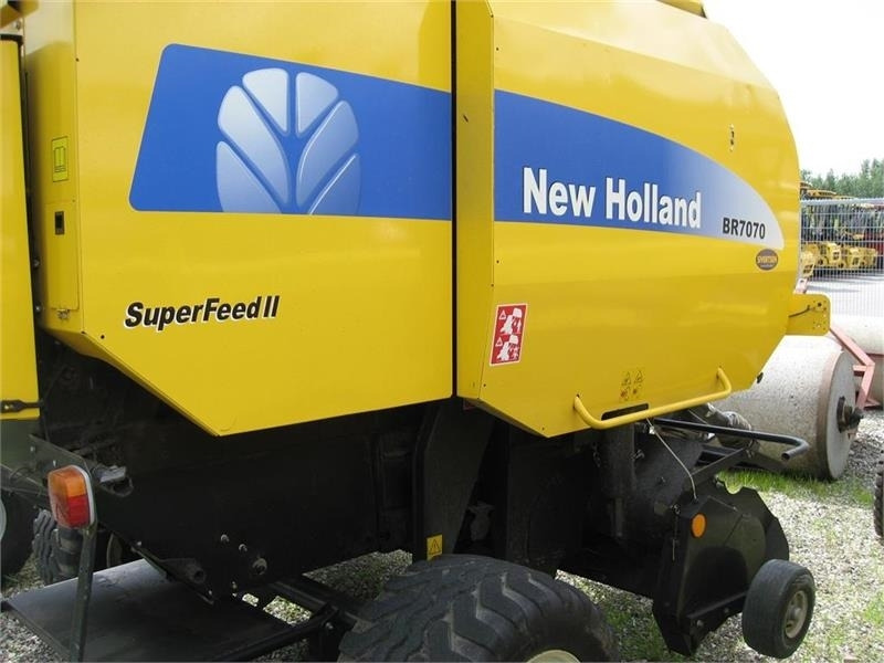 New Holland BR7070 med SUPER FEED - Enfardadeira de fardos redondos: foto 3 New Holland BR7070 med SUPER FEED - Enfardadeira de fardos redondos: foto 3