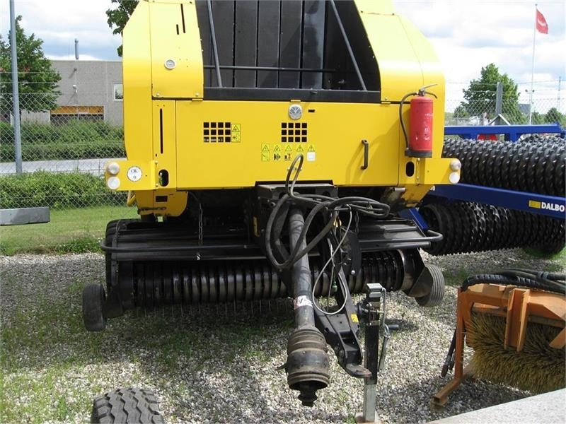 New Holland BR7070 med SUPER FEED - Enfardadeira de fardos redondos: foto 2 New Holland BR7070 med SUPER FEED - Enfardadeira de fardos redondos: foto 2