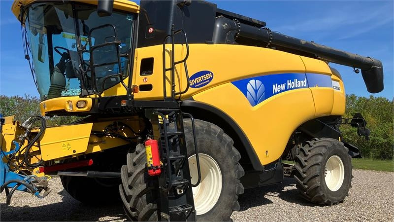 New Holland CX 8080 SLH med 30 fods Varifeed - Ceifeira debulhadora: foto 1 New Holland CX 8080 SLH med 30 fods Varifeed - Ceifeira debulhadora: foto 1