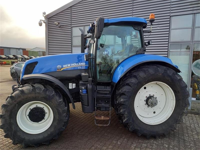 New Holland T7.220 - Trator: foto 2 New Holland T7.220 - Trator: foto 2
