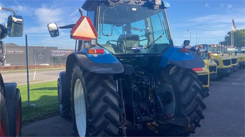 New Holland TS115 - Trator: foto 3 New Holland TS115 - Trator: foto 3