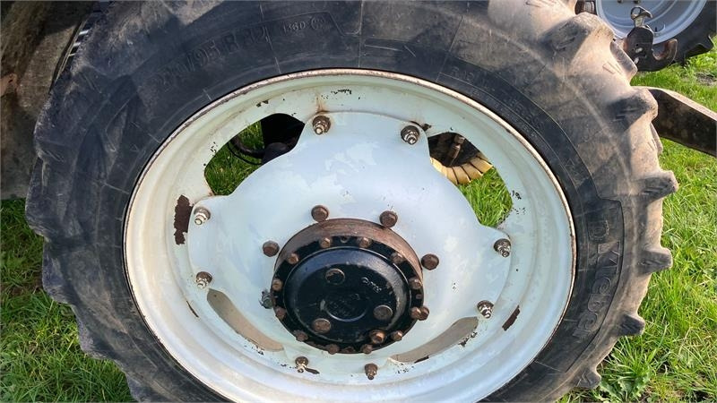 Taurus 270/95R32 - 300/95R46 - Pneu de Máquina agrícola: foto 5 Taurus 270/95R32 - 300/95R46 - Pneu de Máquina agrícola: foto 5